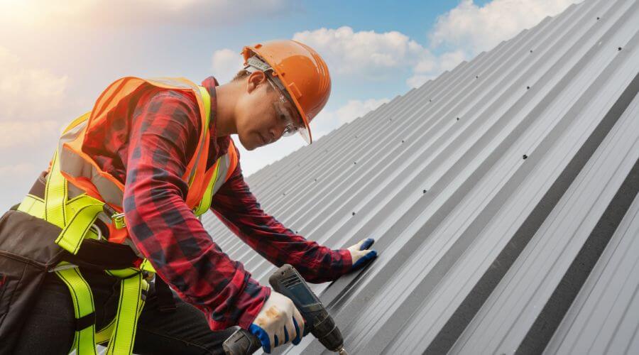 Professional residential roofers in Reese, MI